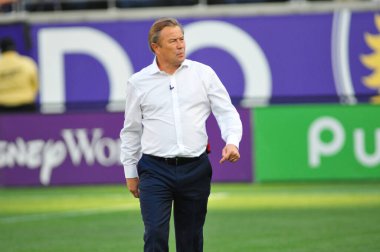 Orlando City SC, 6 Mayıs 2016 'da Orlando Florida' daki Dünya Kampı Stadyumu 'nda New York Red Bulls' a ev sahipliği yaptı..  