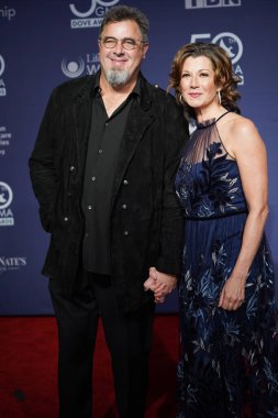 15 Ekim 2019 'da Nashville, Tennessee' deki Linbscome Üniversitesi 'nde verilen 50. GMA Dove Ödülleri sırasında kırmızı halı. 