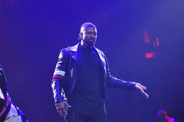 Singer Usher Účinkuje Amway Center Orlandu Floridě Prosince 2014 — Stock fotografie