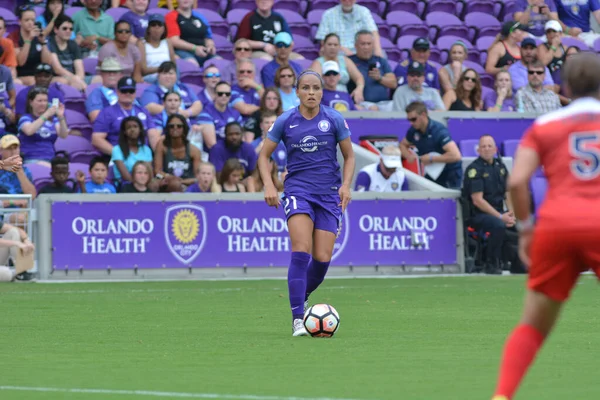 Orlando Pride 22 Nisan 2017 'de Orlando City Stadyumu' nda Washington Spirit 'e ev sahipliği yaptı..  
