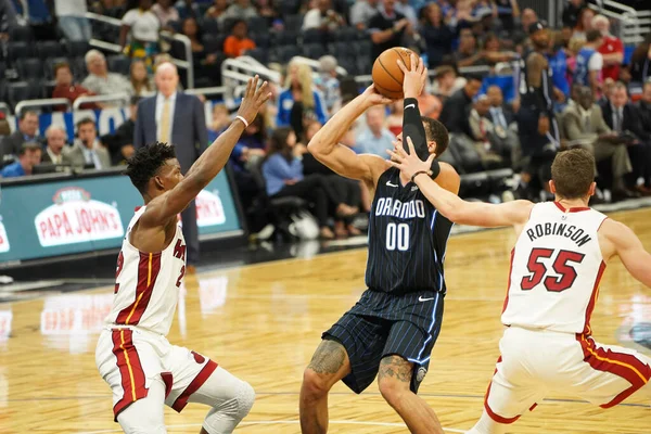 Portland Traillblazers Pelaaja Mccollum Ottaa Ampui Pelin Aikana Amway Center — kuvapankkivalokuva