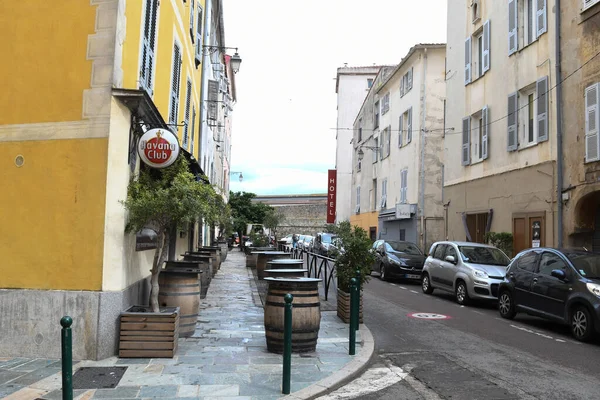 Vista Rua Com Fachadas Belos Edifícios Vista Urbana Sul França — Fotografia de Stock