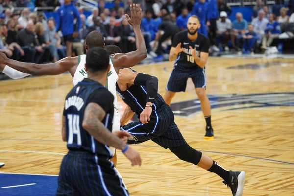 Orlando Magic, Orlando, Florida, ABD 'deki Amway Center' da Milwaukee Bucks 'a ev sahipliği yapıyor. 1 Kasım 2019.  