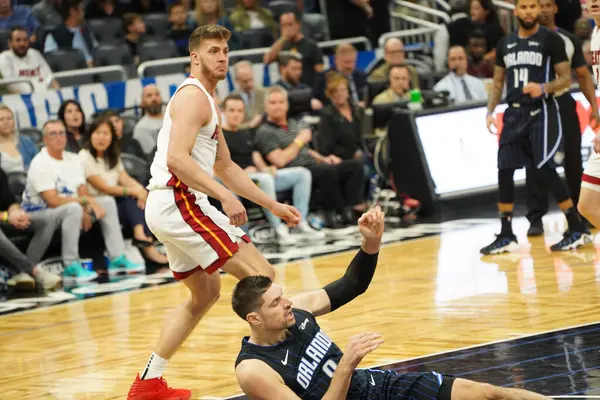 Portland Traillblazers Jogador Mccollum Leva Tiro Durante Jogo Amway Center — Fotografia de Stock