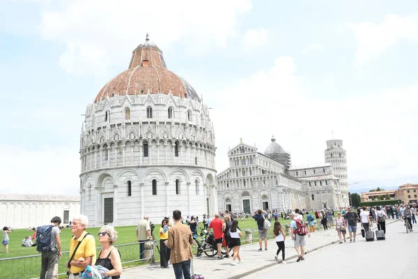 Talya Turistik Bir Yer Pisa Nın Eğimli Kulesi — Stok fotoğraf