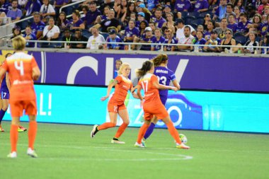 Orlando Pride sunucusu Houston Dash 23 Haziran 2016 'da Orlando Florida' daki Dünya Kampı Stadyumu 'nda..