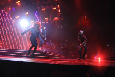 R & B Şarkıcısı Usher 12 Aralık 2014 'te Orlando Florida' daki Amway Center 'da sahne alacak..  