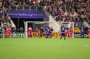 Orlando City SC, 8 Mayıs 2015 'te Florida' daki Kamp Dünyası Stadyumu 'nda Los Angeles Galaksisi' ne ev sahipliği yaptı..