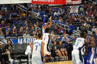 Orlando Magic 13 Ekim 2019 'da Florida, Orlando' daki Amway Center 'da Philadelphia 76ers' a ev sahipliği yaptı.. 