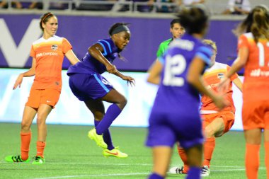 Orlando Pride sunucusu Houston Dash 23 Haziran 2016 'da Orlando Florida' daki Dünya Kampı Stadyumu 'nda..