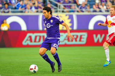 Orlando City SC, 6 Mayıs 2016 'da Orlando Florida' daki Dünya Kampı Stadyumu 'nda New York Red Bulls' a ev sahipliği yaptı.. 
