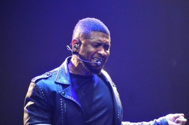 R & B Şarkıcısı Usher 12 Aralık 2015 'te Orlando Florida' daki Amway Center 'da sahne alacak.. 