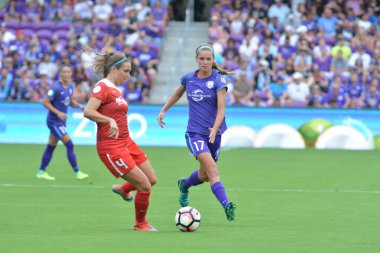 Orlando Pride 22 Nisan 2017 'de Orlando City Stadyumu' nda Washington Spirit 'e ev sahipliği yaptı..  