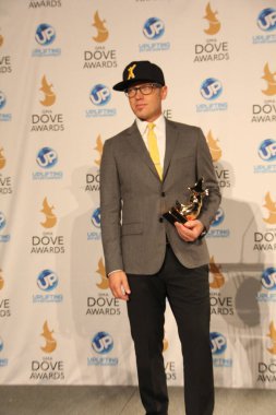 15 Ekim 2013 'te Tennessee, Nashville' deki Allen Arena 'da düzenlenen 44. GMA Dove Ödülleri' nin sahne arkasında.. 