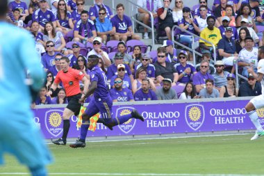 Orlando City 15 Nisan 2017 'de Florida, Orlando' daki Citrus Bowl 'da Los Angeles Galaksisine ev sahipliği yaptı.. 