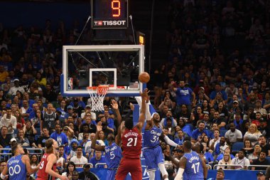 Orlando Magic 17 Ekim 2018 'de Orlando Florida' daki Amway Center 'da Miami Heat' i sunar..