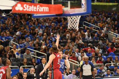 Orlando Magic 17 Ekim 2018 'de Orlando Florida' daki Amway Center 'da Miami Heat' i sunar..  