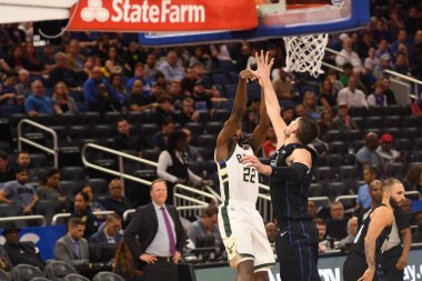 Orlando Magic, 19 Ocak 2019 Cumartesi günü Orlando Florida 'daki Amway Arena' da Milwaukee Doları 'na ev sahipliği yapıyor..