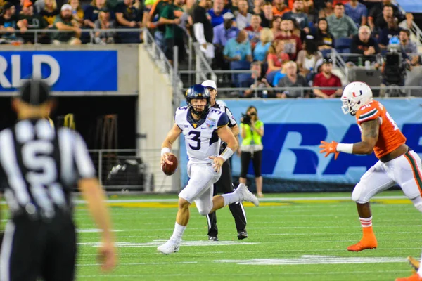 West Virginia Mountaineers Face Miami Hurricanes 71St Russell Bowl Camping — Stock Photo, Image