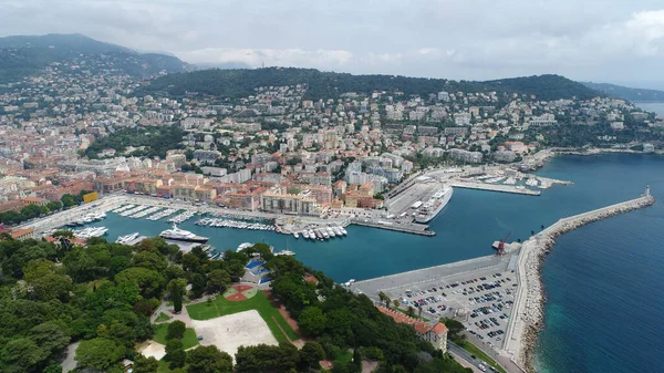 Prachtig Uitzicht Vanuit Lucht Kustlijn Met Een Stadsstrand — Stockfoto