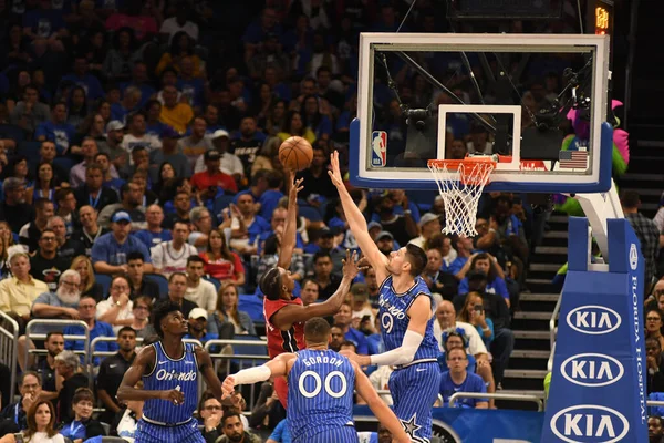 Orlando Magic 17 Ekim 2018 'de Orlando Florida' daki Amway Center 'da Miami Heat' i sunar..