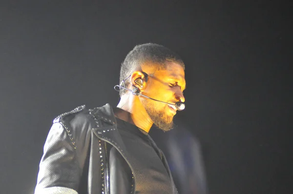 Cantante Usher Realiza Amway Center Orlando Florida Diciembre 2014 —  Fotos de Stock