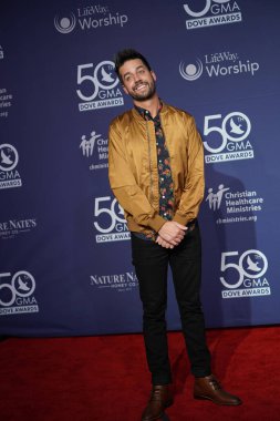 15 Ekim 2019 'da Nashville, Tennessee' deki Linbscome Üniversitesi 'nde verilen 50. GMA Dove Ödülleri sırasında kırmızı halı. 