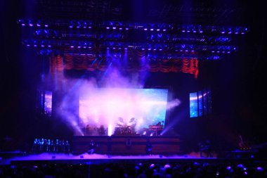 TransSibirya Orkestrası 14 Aralık 2014 'te Orlando Florida' daki Amway Center 'da konser verir..