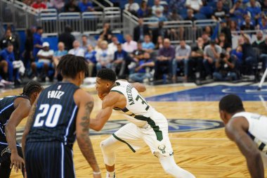 Orlando Magic, Orlando, Florida, ABD 'deki Amway Center' da Milwaukee Bucks 'a ev sahipliği yapıyor. 1 Kasım 2019.  