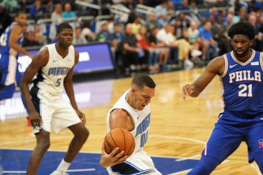 Orlando Magic 13 Ekim 2019 'da Florida, Orlando' daki Amway Center 'da Philadelphia 76ers' a ev sahipliği yaptı..