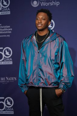 15 Ekim 2019 'da Nashville, Tennessee' deki Linbscome Üniversitesi 'nde verilen 50. GMA Dove Ödülleri sırasında kırmızı halı.