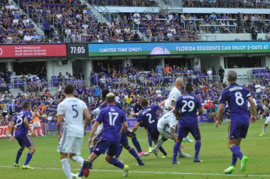 Orlando City 15 Nisan 2017 'de Florida, Orlando' daki Citrus Bowl 'da Los Angeles Galaksisine ev sahipliği yaptı..