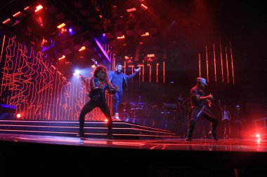 R & B Şarkıcısı Usher 12 Aralık 2015 'te Orlando Florida' daki Amway Center 'da sahne alacak..