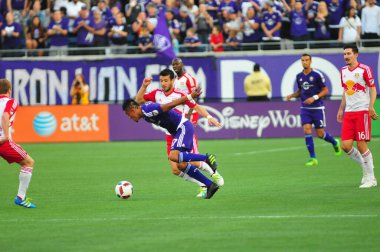 Orlando City SC, 6 Mayıs 2016 'da Orlando Florida' daki Dünya Kampı Stadyumu 'nda New York Red Bulls' a ev sahipliği yaptı.. 
