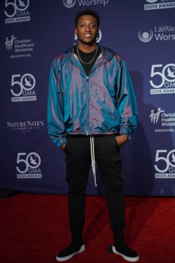 15 Ekim 2019 'da Nashville, Tennessee' deki Linbscome Üniversitesi 'nde verilen 50. GMA Dove Ödülleri sırasında kırmızı halı.