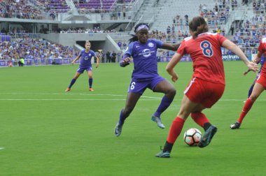 Orlando Pride 22 Nisan 2017 'de Orlando City Stadyumu' nda Washington Spirit 'e ev sahipliği yaptı..  