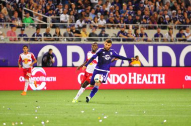Orlando City SC, 6 Mayıs 2016 'da Orlando Florida' daki Dünya Kampı Stadyumu 'nda New York Red Bulls' a ev sahipliği yaptı..