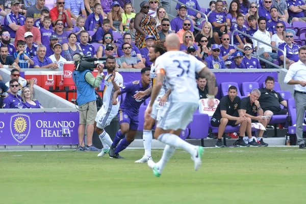Orlando City 15 Nisan 2017 'de Florida, Orlando' daki Citrus Bowl 'da Los Angeles Galaksisine ev sahipliği yaptı.. 