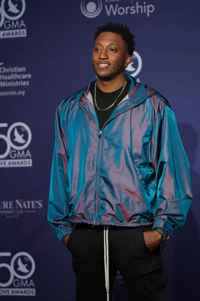 15 Ekim 2019 'da Nashville, Tennessee' deki Linbscome Üniversitesi 'nde verilen 50. GMA Dove Ödülleri sırasında kırmızı halı.