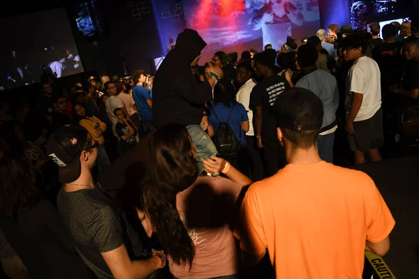 Crossover Kilisesi, 6 Ekim 2018 'de Tampa Florida' daki Crossover Kilisesi 'nde iki yıllık lezzet festivaline ev sahipliği yapıyor..