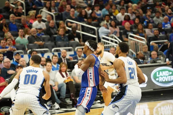 Orlando Magic 27 Aralık 2019 Cuma günü Orlando, Florida 'daki Amway Arena' da Philadelphia 76ers 'a ev sahipliği yapıyor..