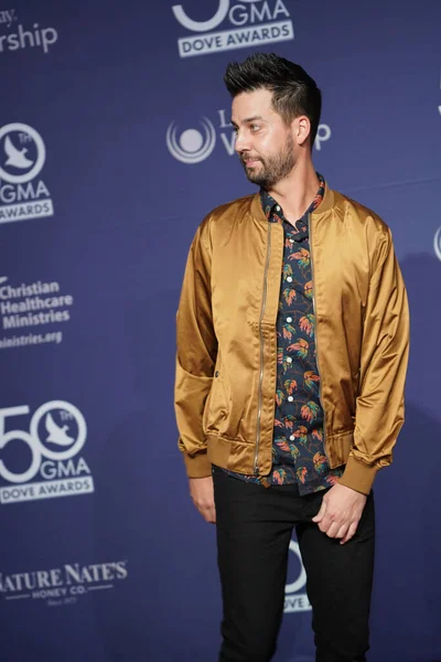 15 Ekim 2019 'da Nashville, Tennessee' deki Linbscome Üniversitesi 'nde verilen 50. GMA Dove Ödülleri sırasında kırmızı halı. 