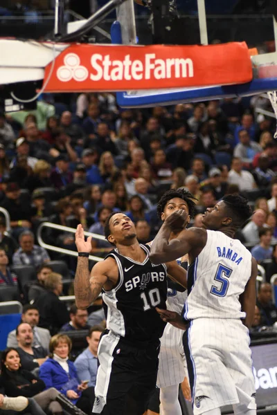 Orlando Magic, 19 Aralık 2018 tarihinde Orlando Florida 'daki Amway Center' da San Antonio Spurs 'a ev sahipliği yapmaktadır.. 