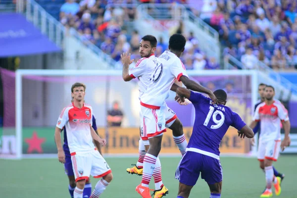 Orlando City SC, 23 Ekim 2016 'da Orlando Florida' daki Camp World Stadyumu 'nda DC United' ı ağırladı..  