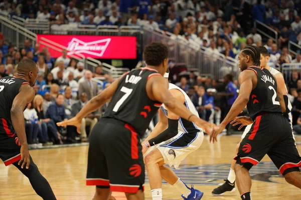 Orlando Magic Empfängt Die Toronto Rapters Während Der Nba Playoff — Stockfoto