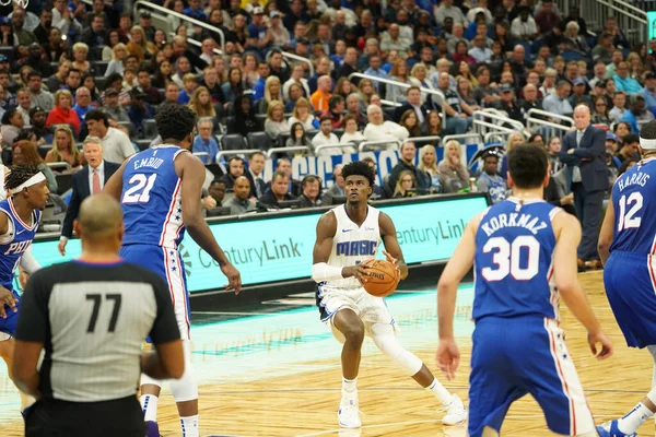 Orlando Magic 27 Aralık 2019 Cuma günü Orlando, Florida 'daki Amway Arena' da Philadelphia 76ers 'a ev sahipliği yapıyor..