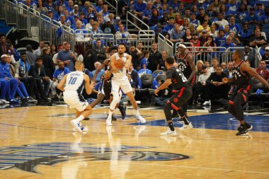 Orlando Magic 21 Nisan 2019 tarihinde Orlando Florida 'daki Amway Arena' da düzenlenen NBA Playoff 1 'de Toronto Rapçileri' ne ev sahipliği yapıyor..