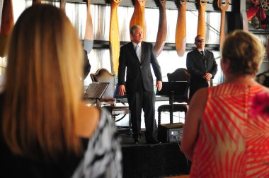 19 Eylül 2015 'te, Bebekler için Kahramanlar Sanford Florida' da bir bağış etkinliğine ev sahipliği yaptı..  