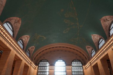 Yoğun bir zamanda New York merkez istasyonunun görüntüsü 
