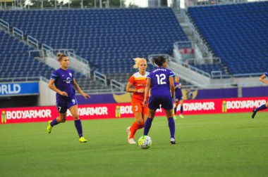 Orlando Pride sunucusu Houston Dash 23 Haziran 2016 'da Orlando Florida' daki Dünya Kampı Stadyumu 'nda..